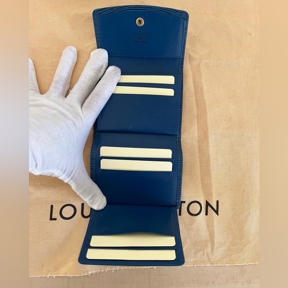 Louis Vuitton Trifold Card Holder Blue Epi Vintage BNWOT unbranded chain 1996 - Picture 11 of 14
